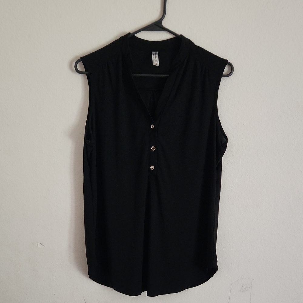 Black Sleeveless Top
